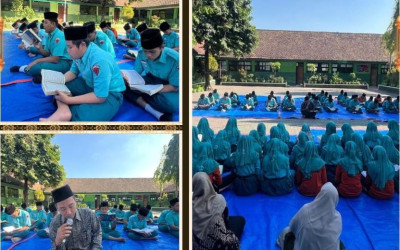 Lantunan Cinta untuk Sang Nabi  -  MTsN 1 Ngawi Gelar Khotmil Qur'an Sambut Gema Maulid